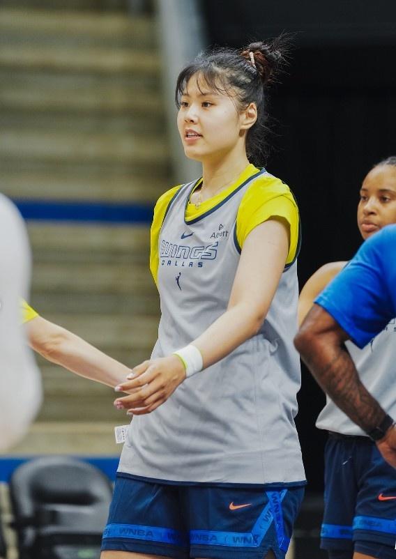 开云体育-关注杨瀚森，也别忘了隔壁的李月汝