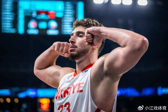开云-申京连场爆发获狂赞！火箭官方骄傲称这自己人 被看好明年进最佳阵容