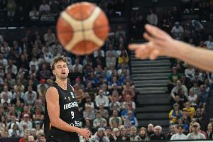 开云-两队唯一得分上双！小瓦格纳半场10中3拿到10分3板2助