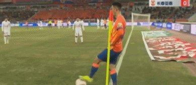 【中超】克雷桑闪击贾德松头球 泰山4比2亚泰开门红