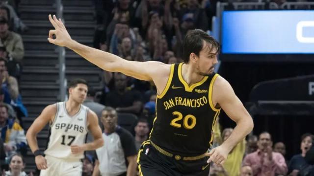 开云体育-底薪球员成勇士最大惊喜 科尔直言萨里奇值得高薪