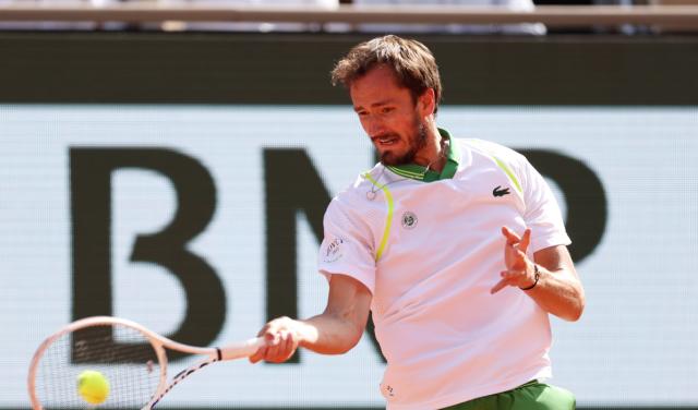 法网首轮不敌巴西“刺客” 梅总红土蜜月期提前结束