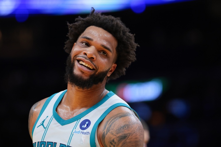 开云-漏勺表现！迈尔斯·布里奇斯13中5得11分 正负值-29全场最低