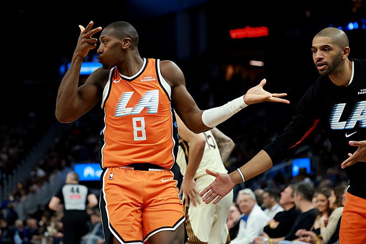 开云体育-打出了准三双数据，快船后场大闸的进攻才能正在不断被激发出来？