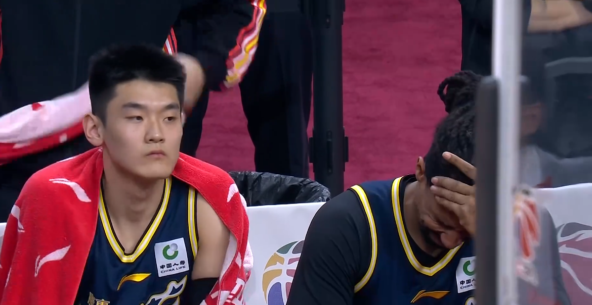 开云体育官网-看了阿旺奎因互相甩锅拒投三分的名场面，才知道广东队架构有多糟