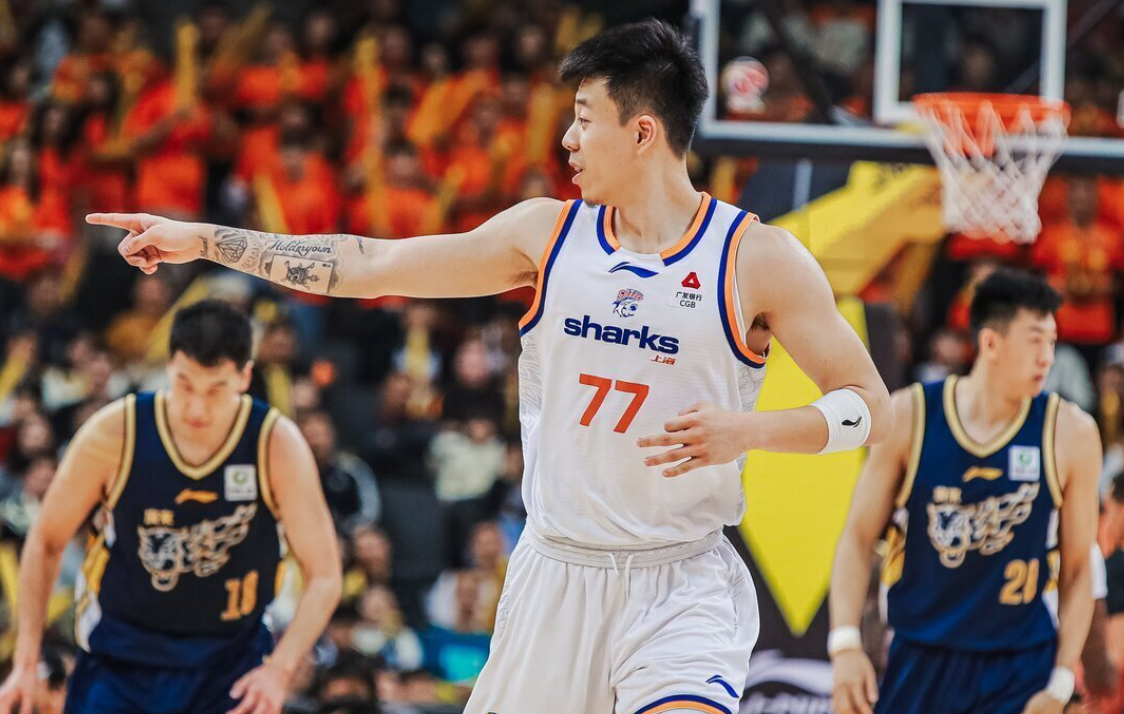 开云体育官网-看了阿旺奎因互相甩锅拒投三分的名场面，才知道广东队架构有多糟