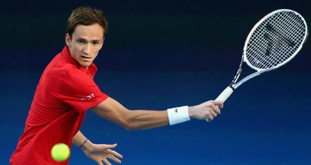 开云体育官网-梅德维德夫再胜兹维列夫  延续不败金身冲击澳网？