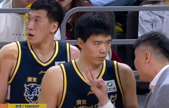 杜锋接受采访，回应焦泊乔请假离开广东队|广东男篮|球队|离队|康复|事务_新浪体育_新浪新闻